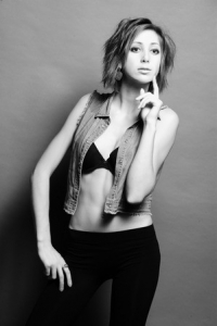 ����� ����