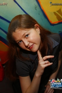 �����