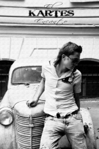 �������